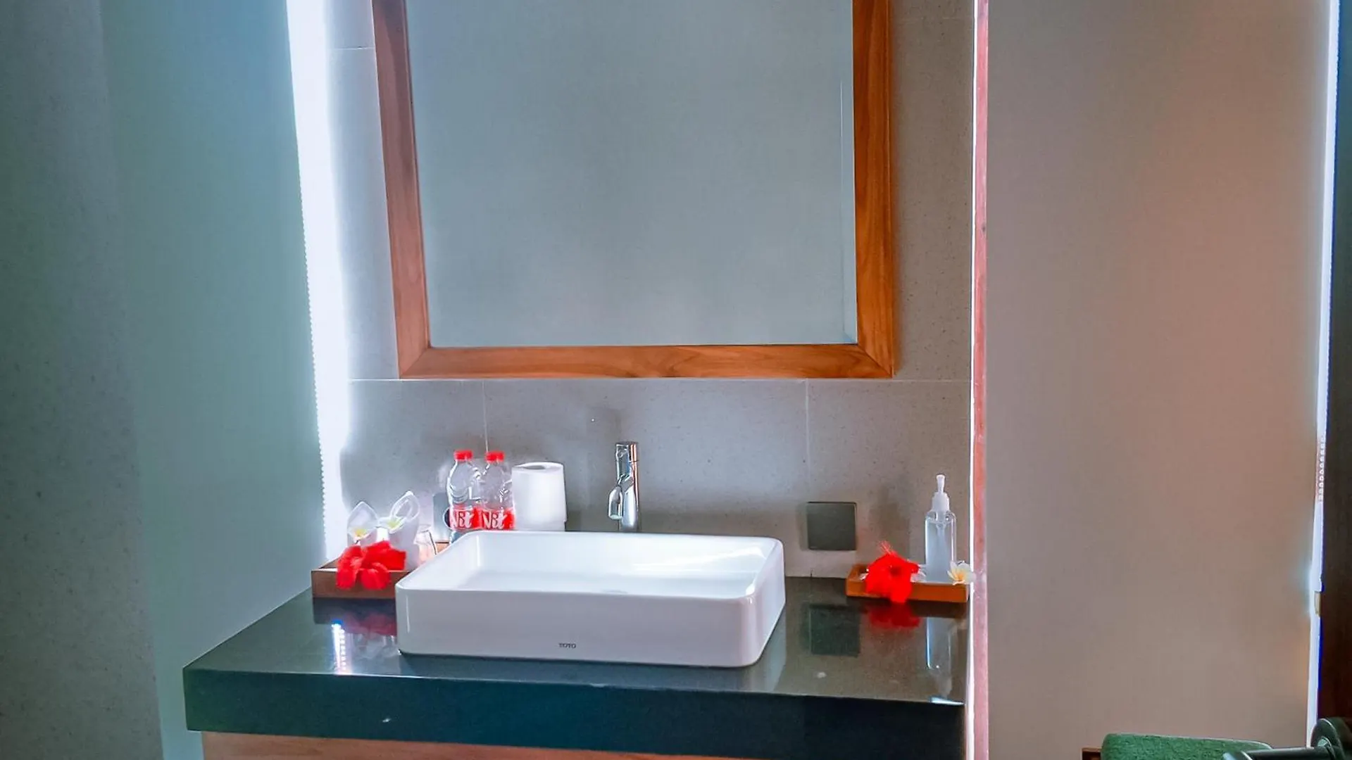 ** Hotel Puri Vatsalya - Private Villas Uluwatu Jimbaran  Indonesia